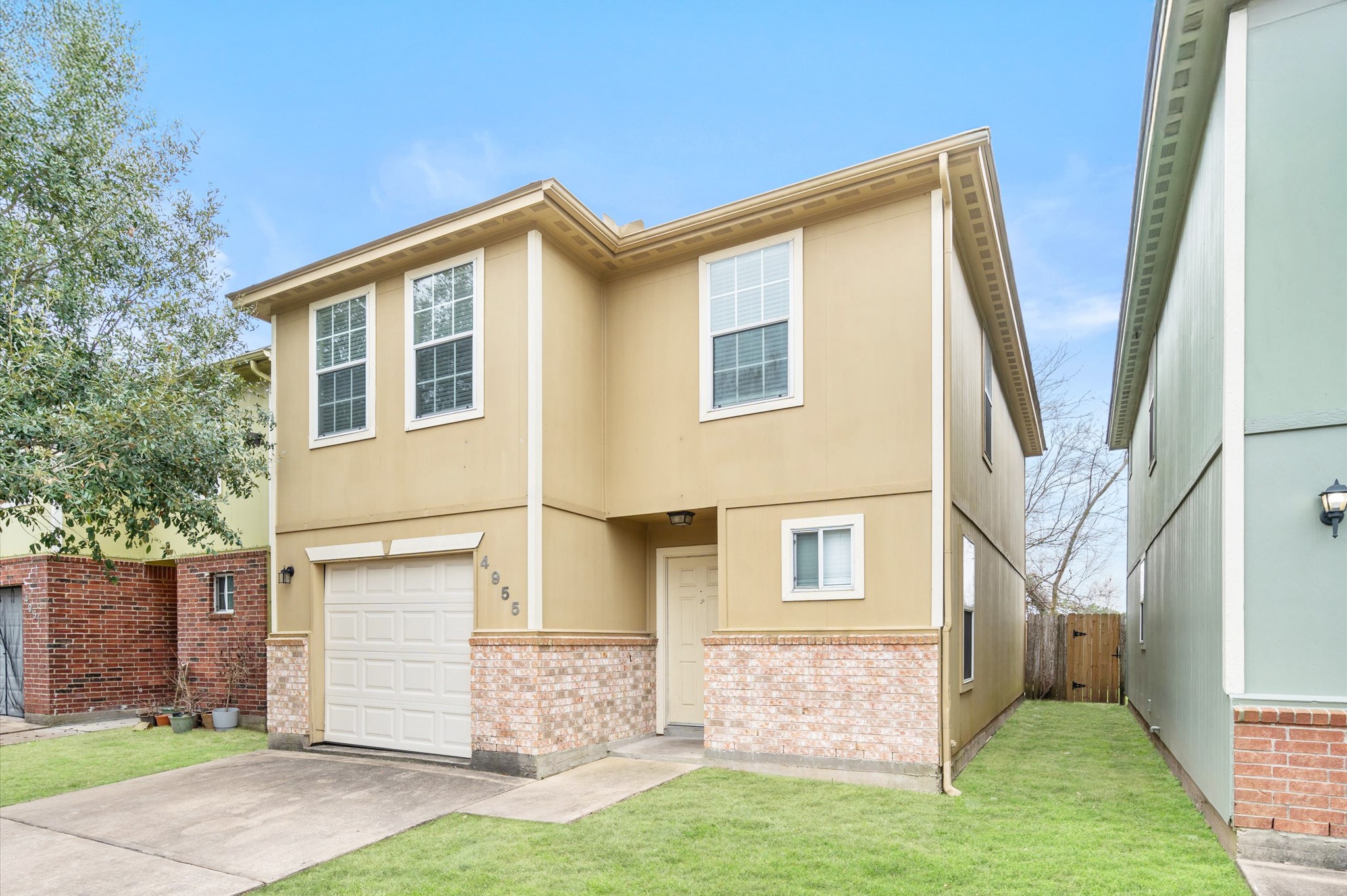 4955 S Cancun Drive Houston TX 77045