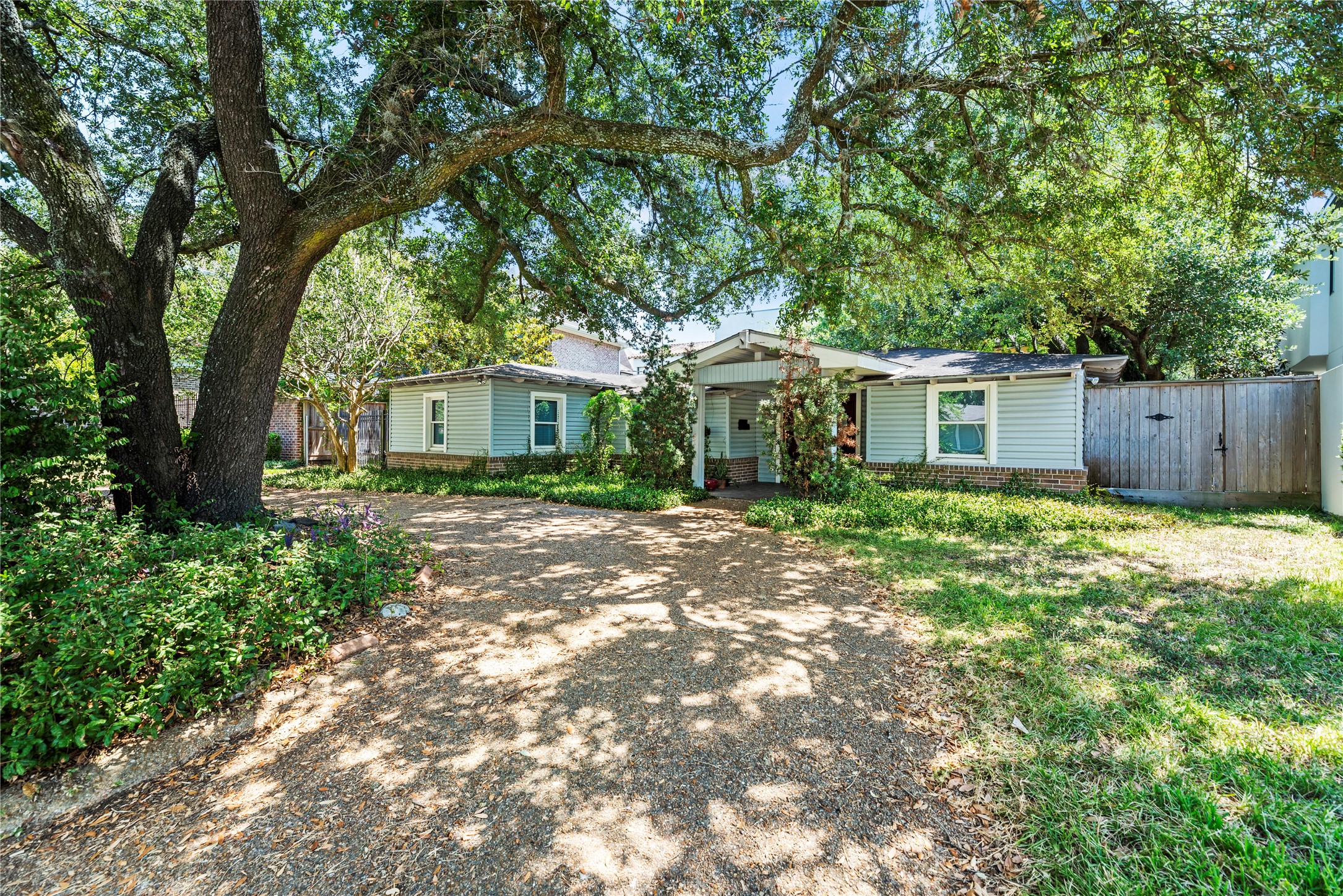 1311 Banks Street Houston TX 77006