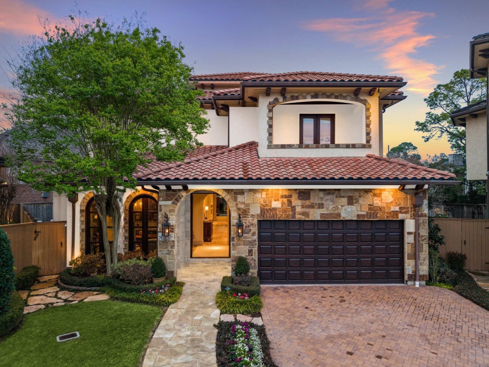 17 E Broad Oaks Drive B Houston TX 77056