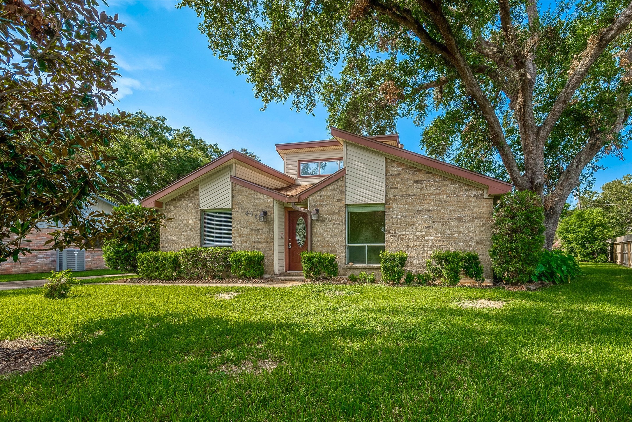 405 Narcissus Street Lake Jackson TX 77566