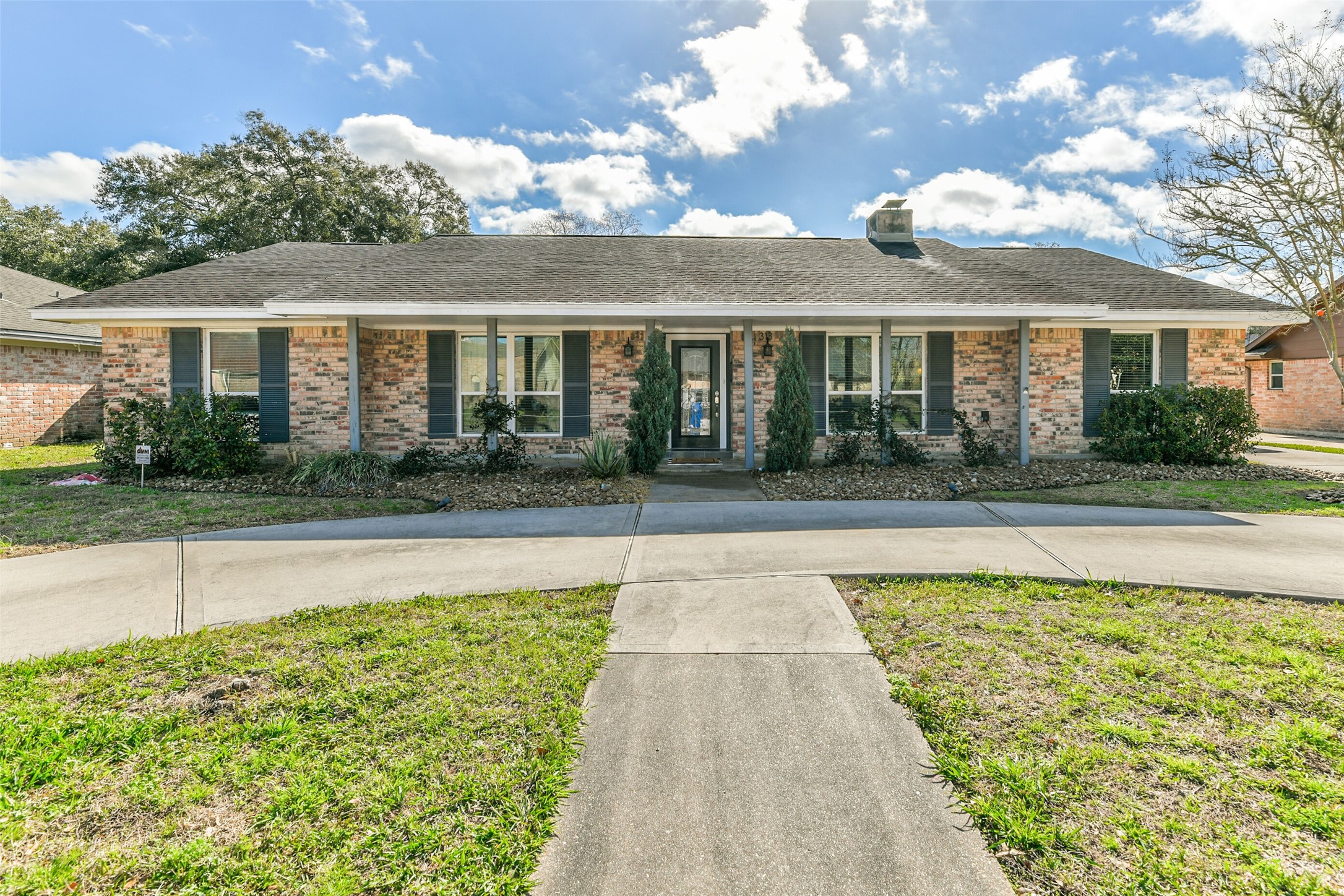 313 W Castle Harbour Drive Friendswood TX 77546