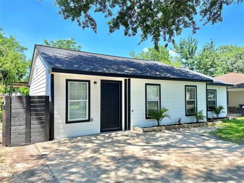 4813 Maggie Street Houston TX 77033