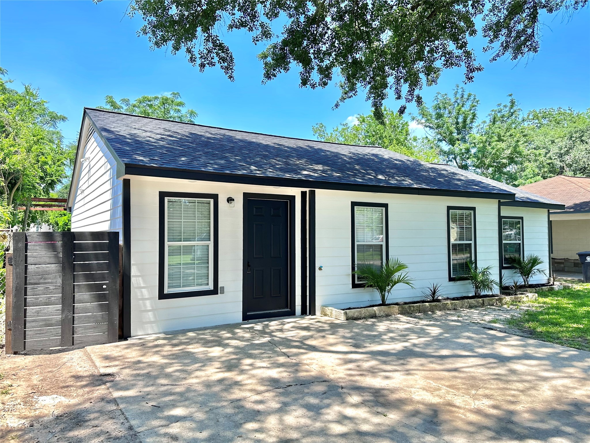 4813 Maggie Street Houston TX 77033