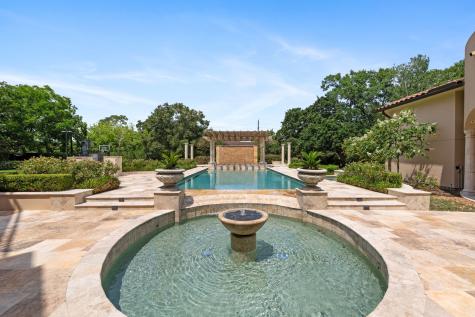 5412 Sturbridge Drive Houston TX 77056