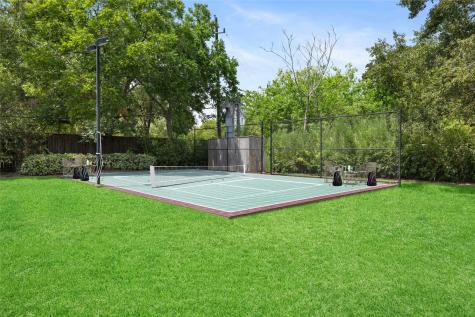 5412 Sturbridge Drive Houston TX 77056