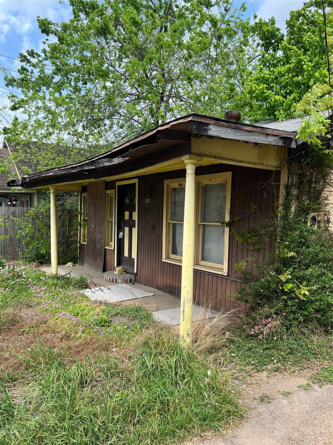 803 E 32nd Street Houston TX 77022