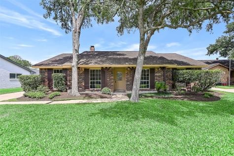 5014 Encino Court Friendswood TX 77546
