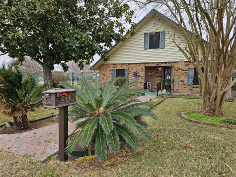 304 Michigan Street South Houston TX 77587