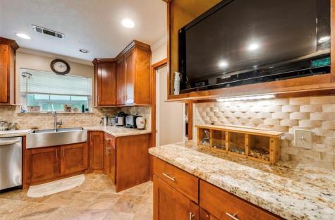 215 Reidland Road Crosby TX 77532