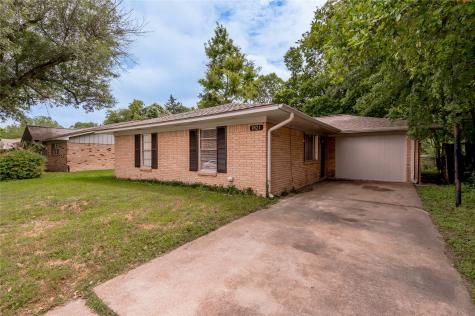 1821 Avenue Q Huntsville TX 77340