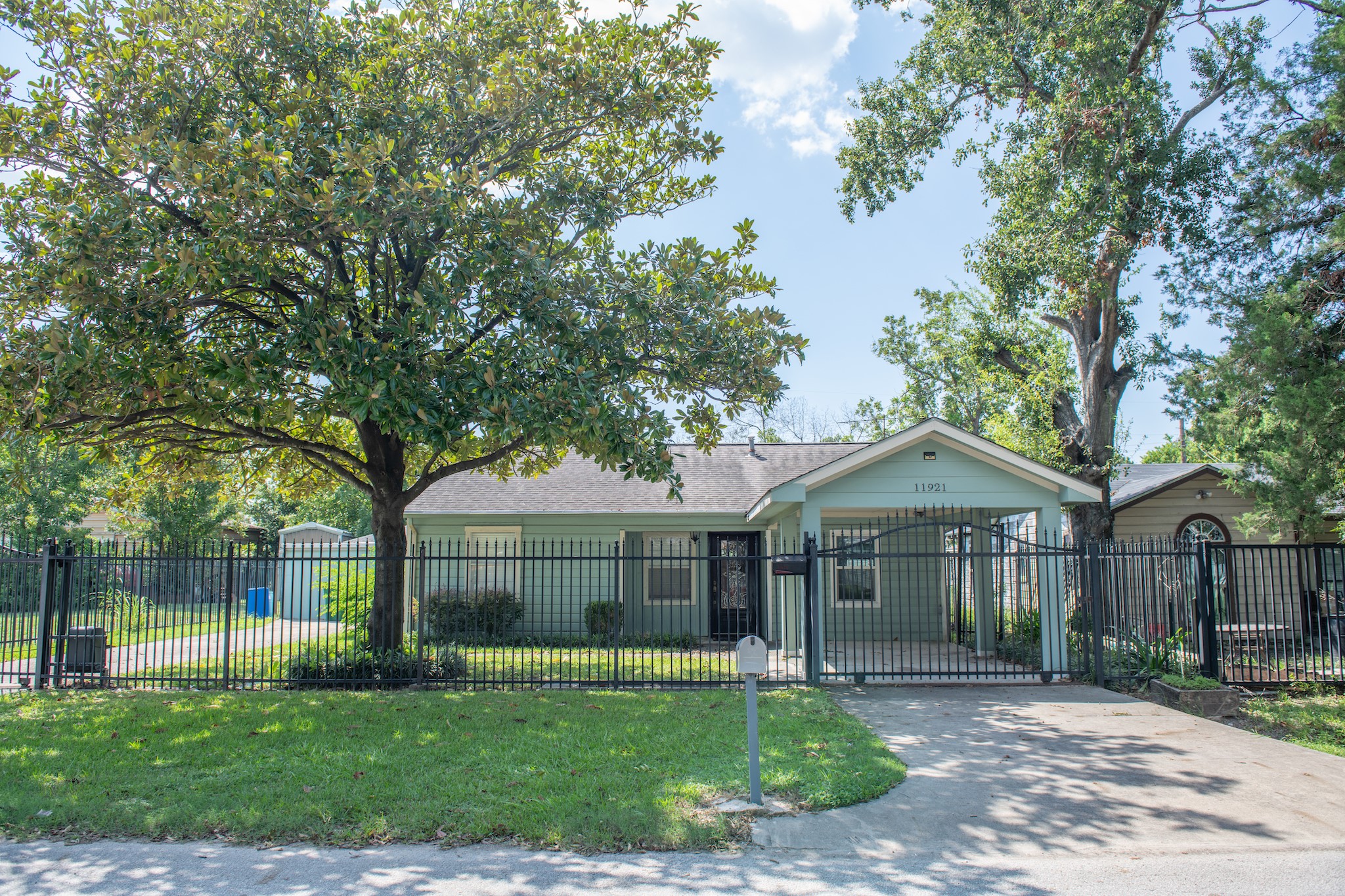 11921 Meadowgreen Street Houston TX 77076