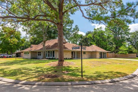 2502 Dauphin Court Houston TX 77058