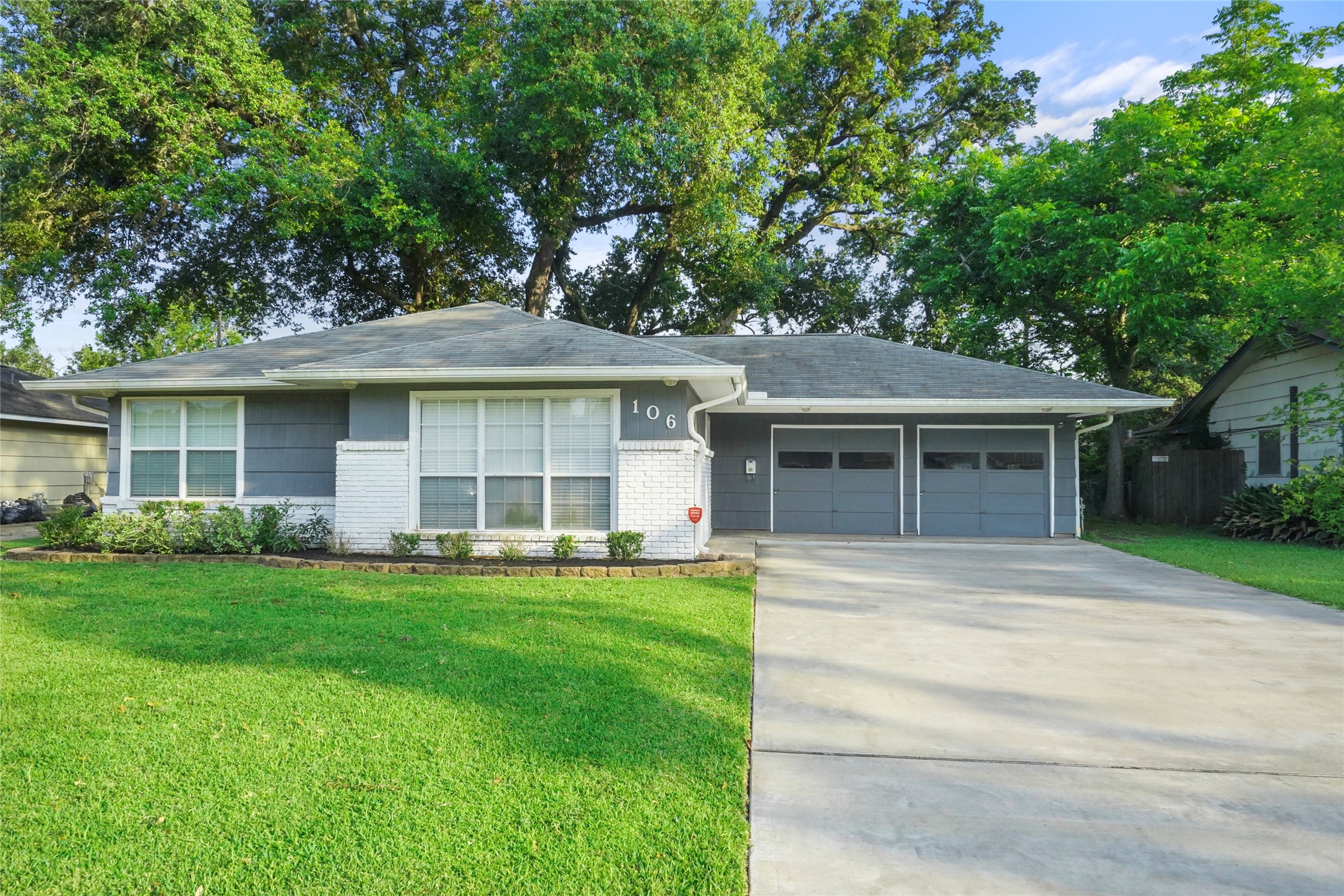 106 Chestnut Street Lake Jackson TX 77566