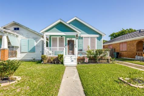 5012 Avenue P 1/2 Galveston TX 77551