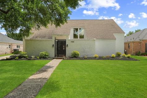 1323 Warwickshire Drive Houston TX 77077