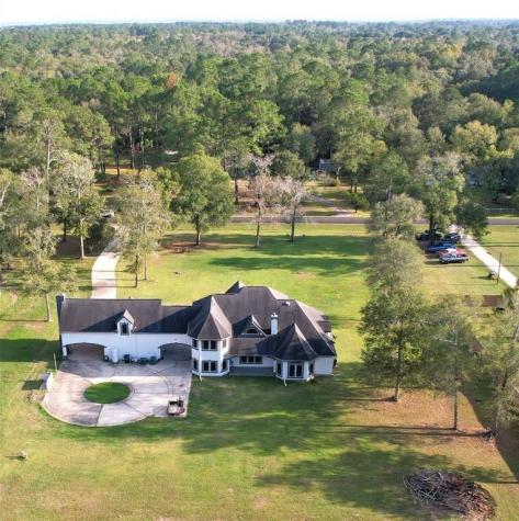 582 County Road 410 Dayton TX 77535
