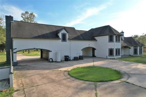 582 County Road 410 Dayton TX 77535