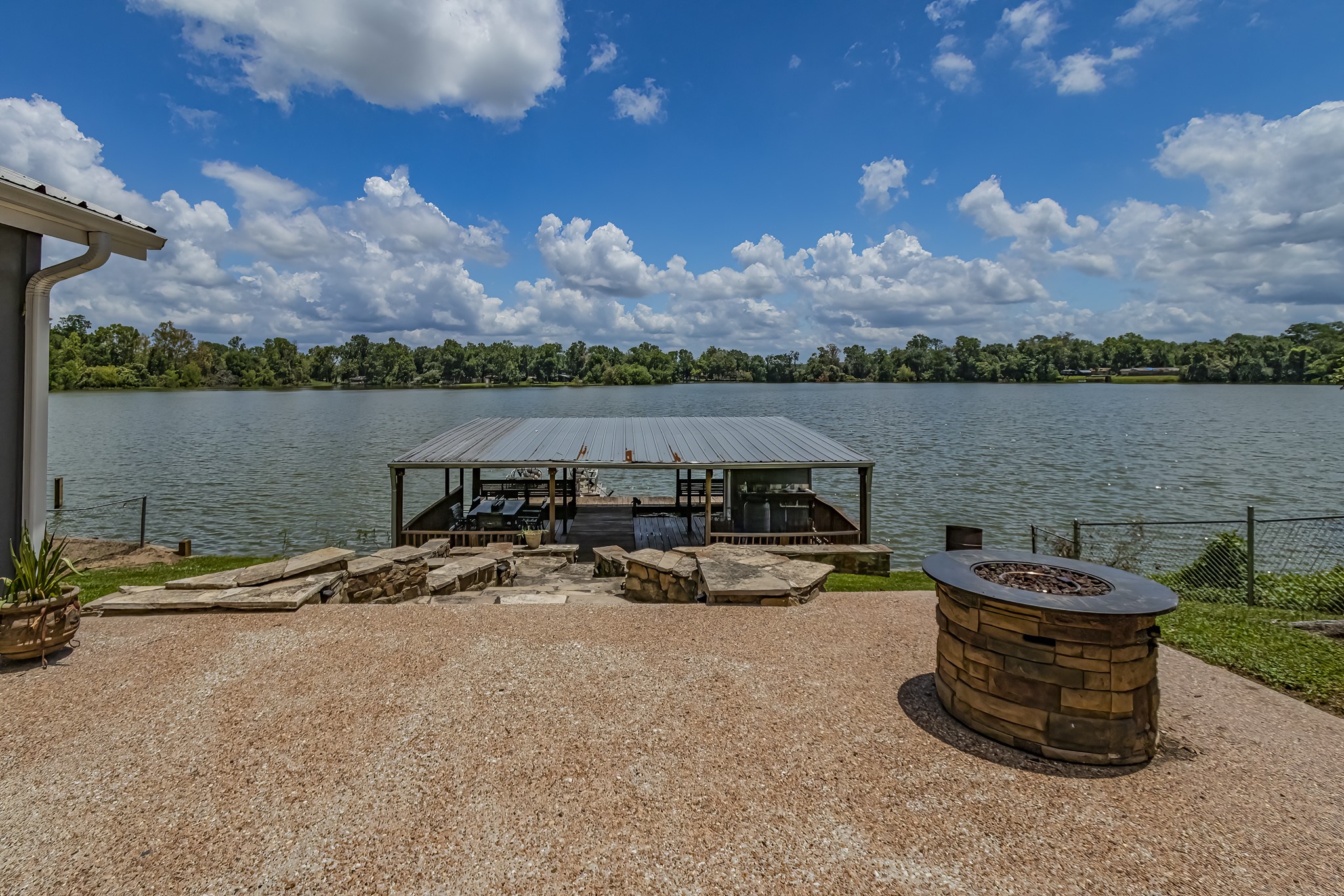 1520 E Taylor Lake Circle Livingston TX 77351