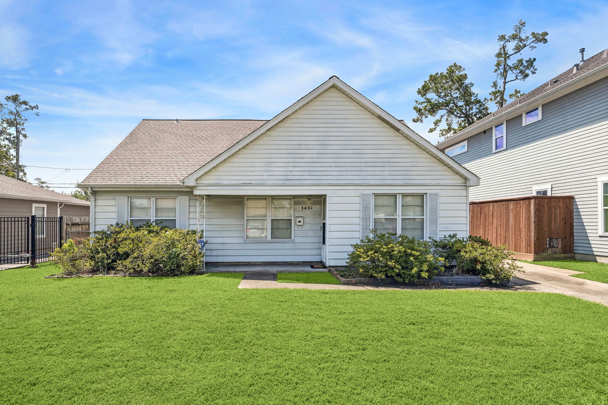 1451 Gardenia Drive Houston TX 77018
