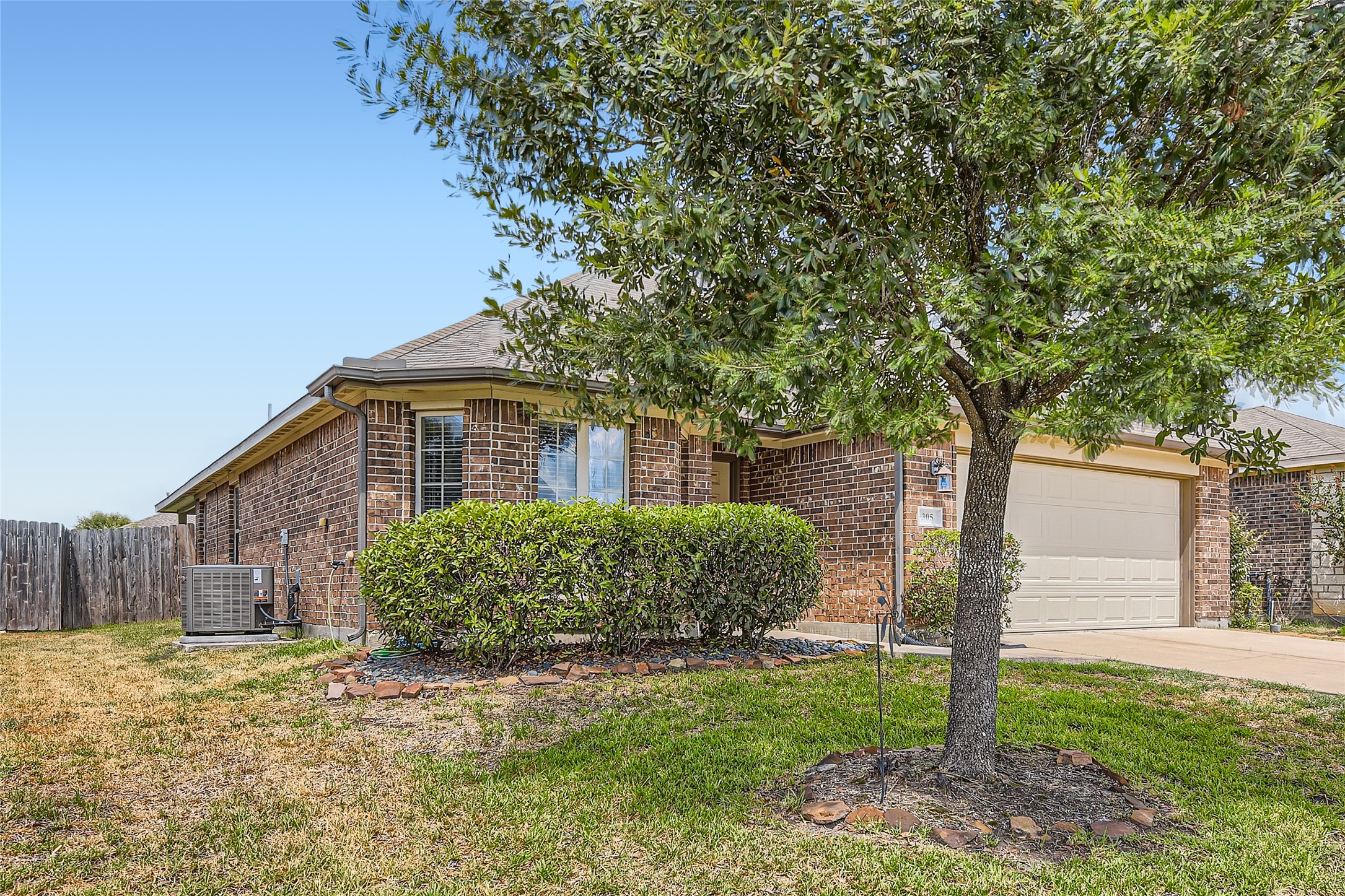 305 Country Crossing Circle Magnolia TX 77354