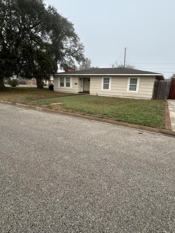 118 Tarpon Avenue Galveston TX 77550
