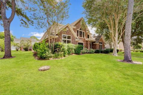 9715 Queensbridge Drive Sugar Land TX 77498
