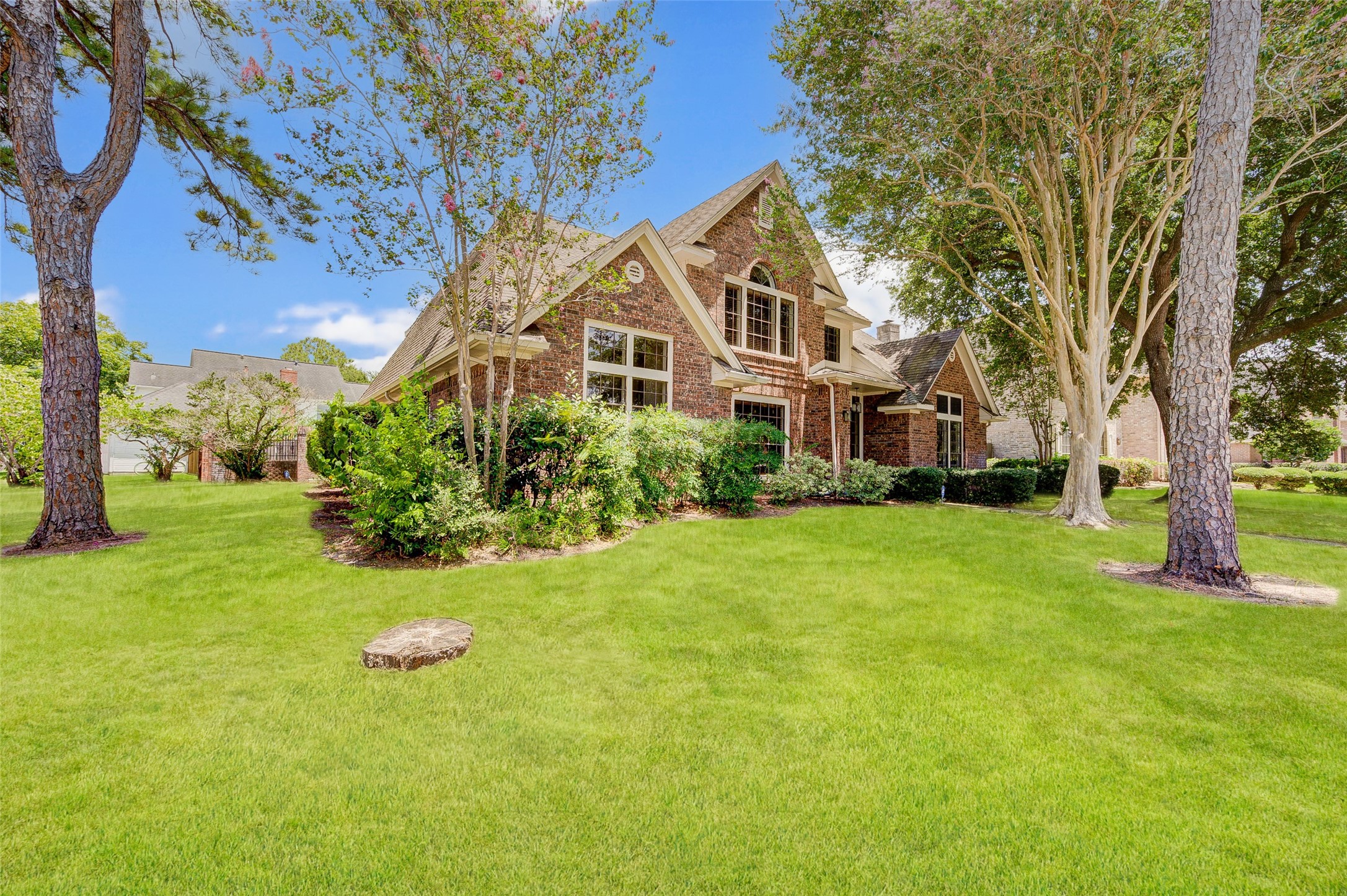 9715 Queensbridge Drive Sugar Land TX 77498