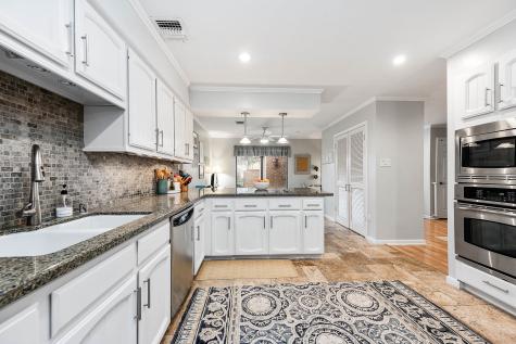 1370 Bullock Lane Houston TX 77055