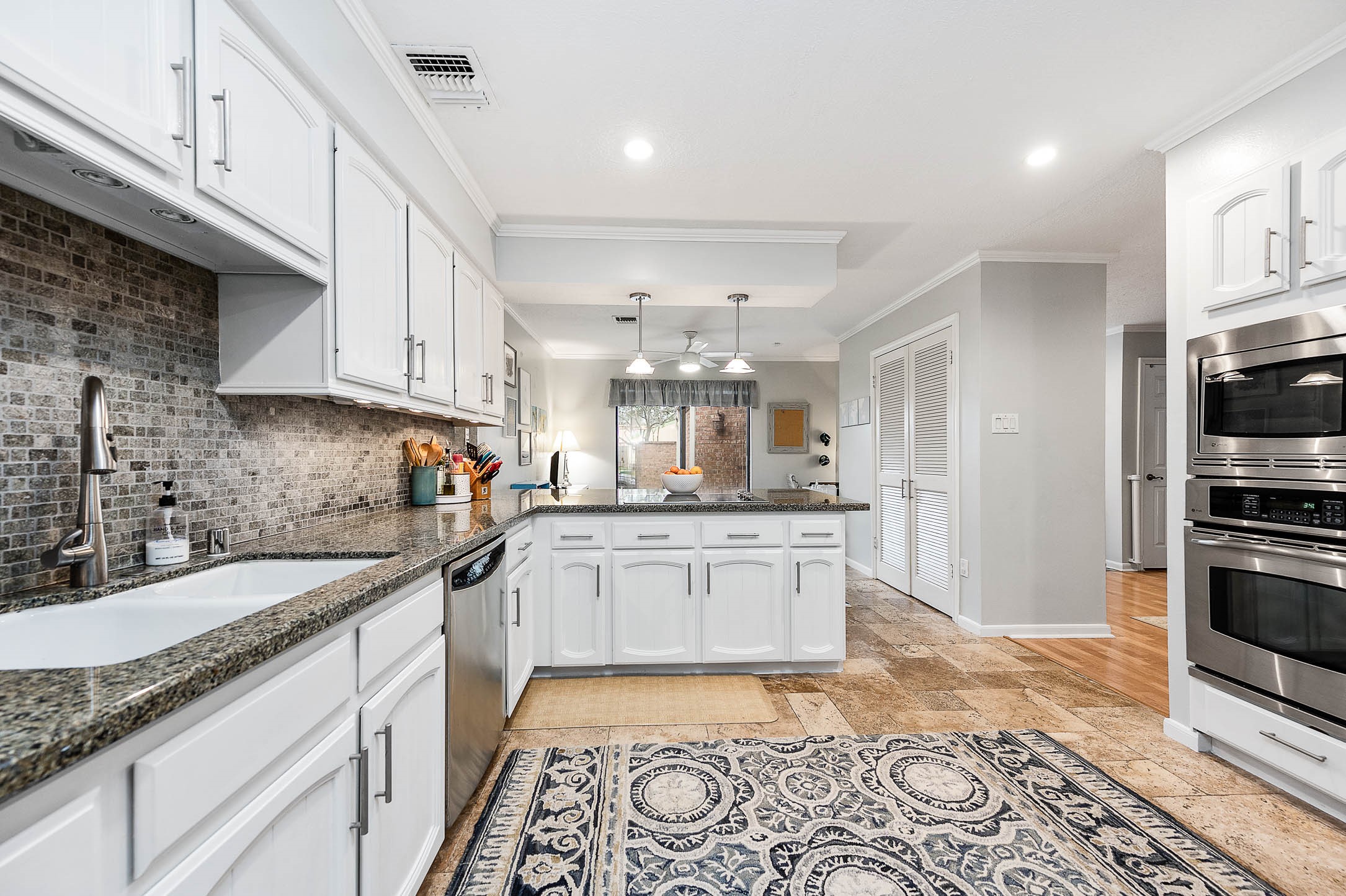 1370 Bullock Lane Houston TX 77055