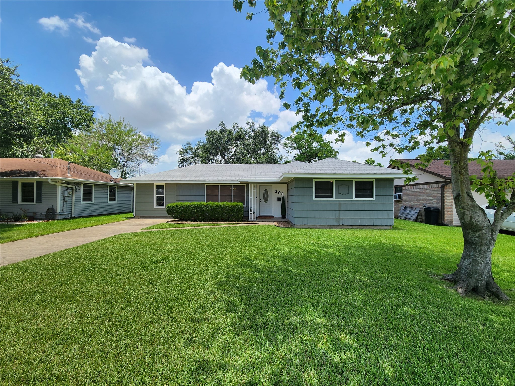 209 W 6th Street Deer Park TX 77536