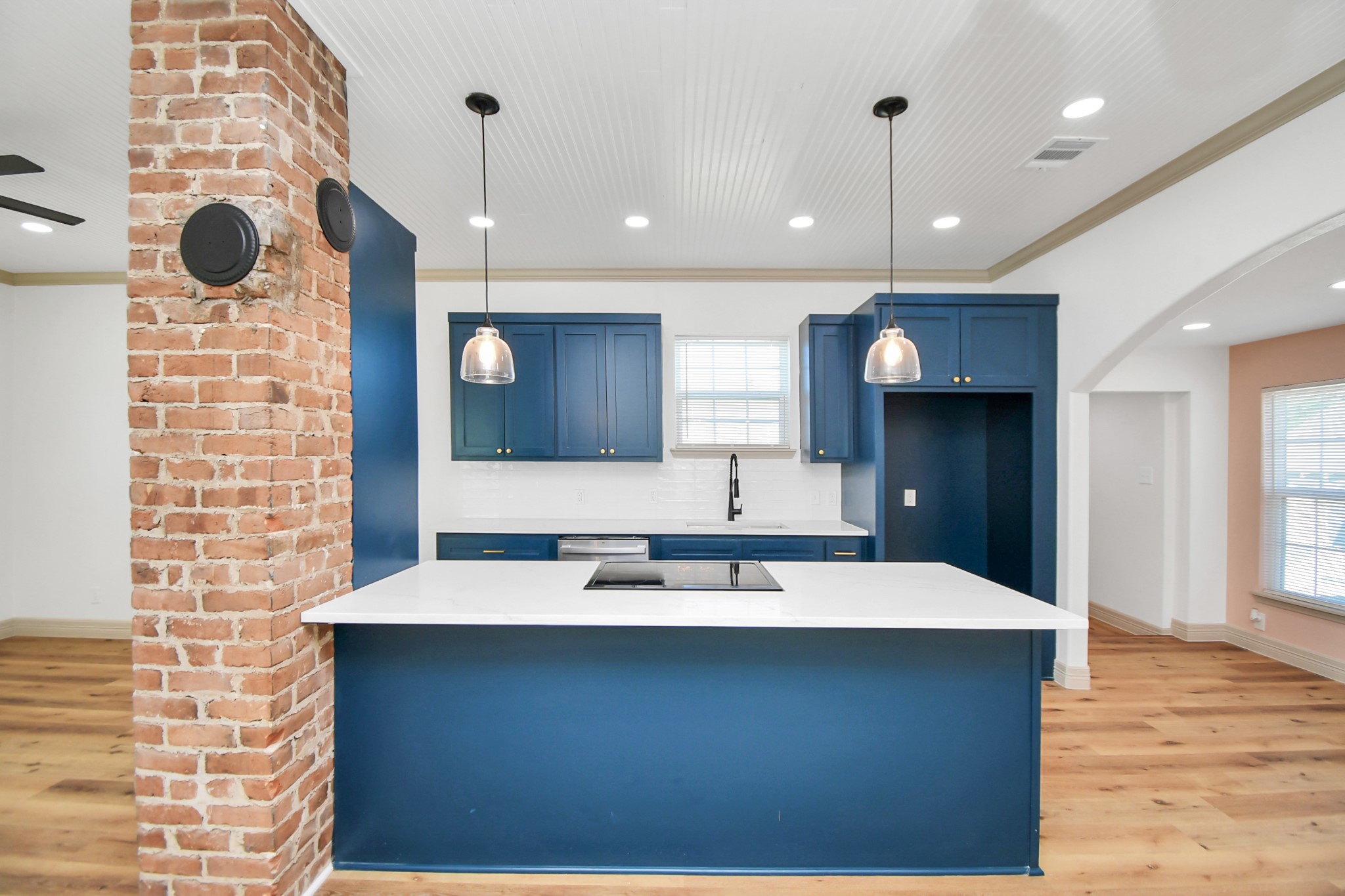 1614 Avenue N 1/2 Galveston TX 77550