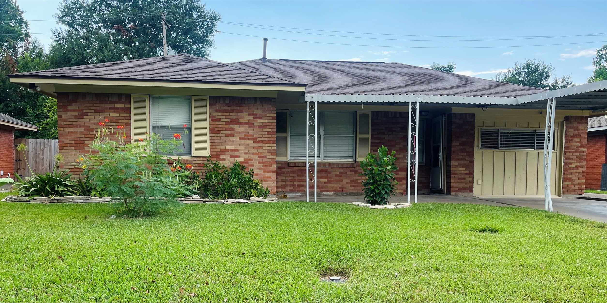 2114 Huckleberry Lane Pasadena TX 77502