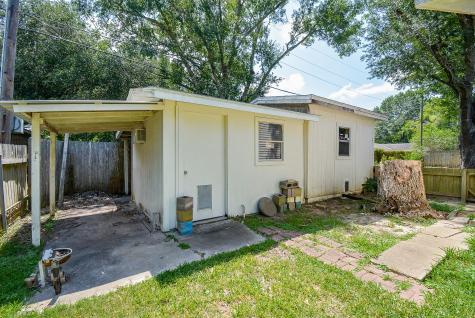 902 Avenue I El Campo TX 77437