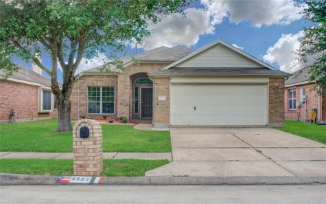 4523 Estate Drive Baytown TX 77521