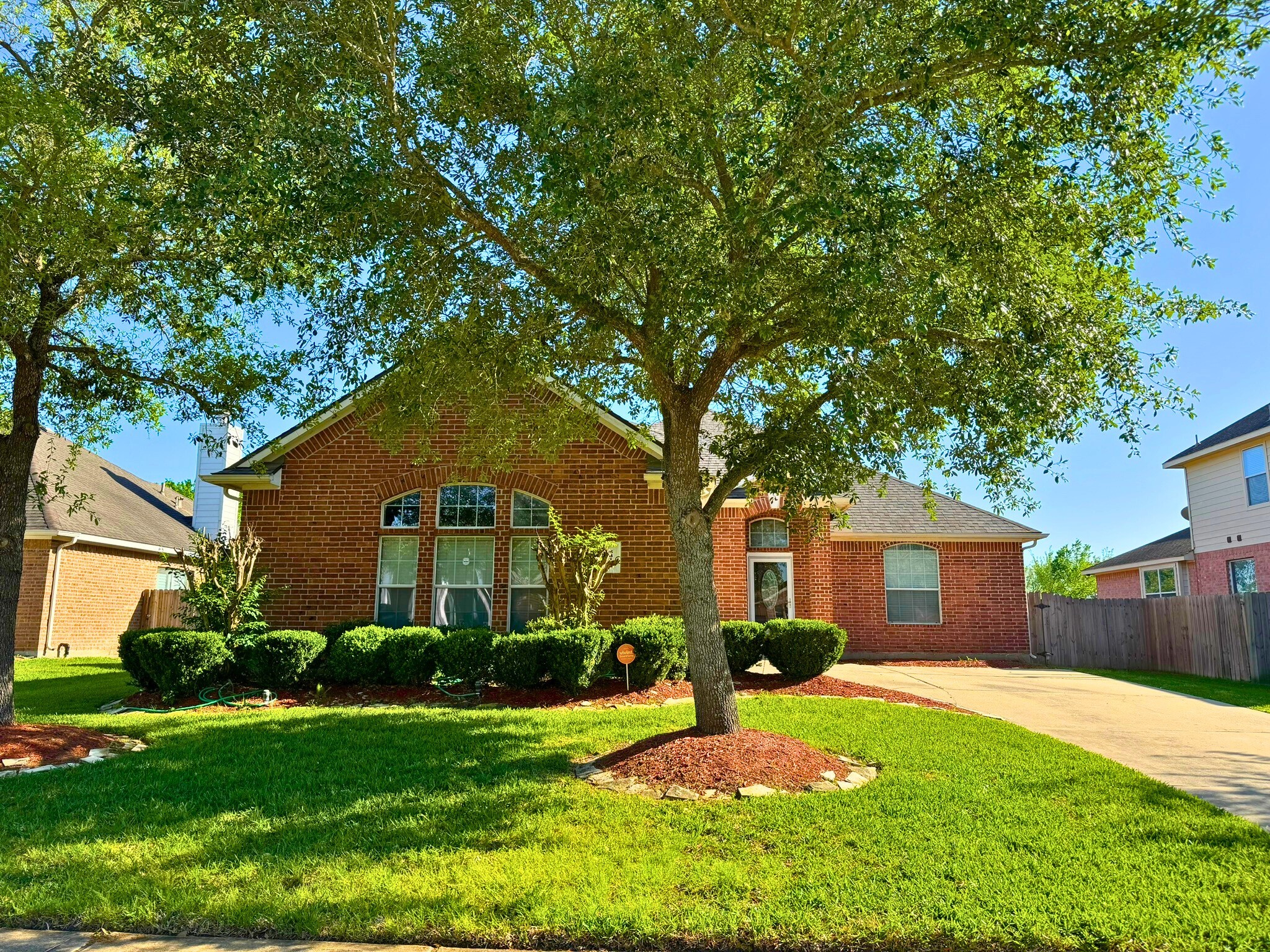 5816 Little Grove Drive Pearland TX 77581