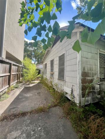 5845 Darling Street Houston TX 77007