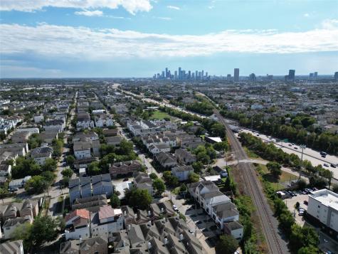 5845 Darling Street Houston TX 77007