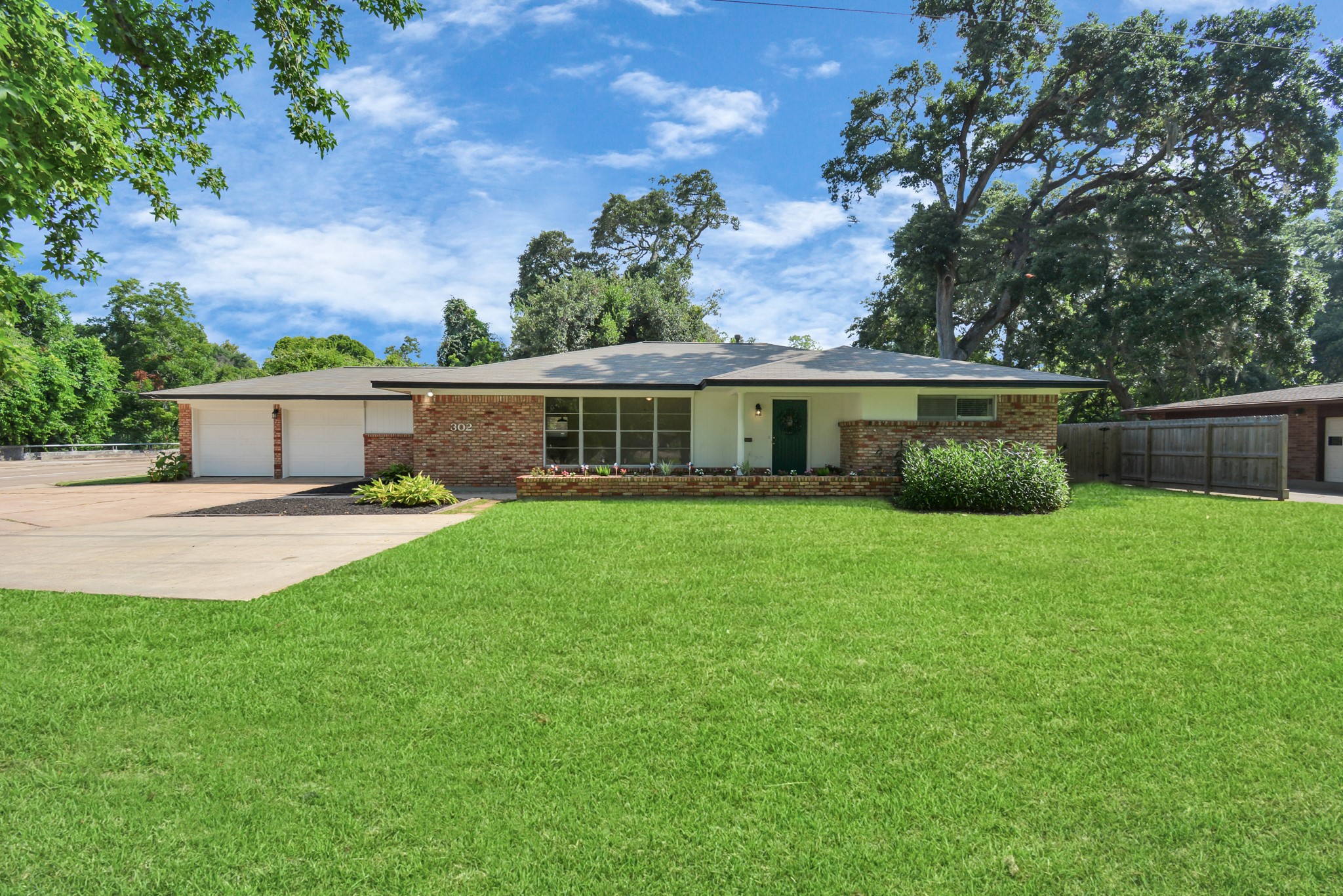 302 Oyster Creek Drive Lake Jackson TX 77566