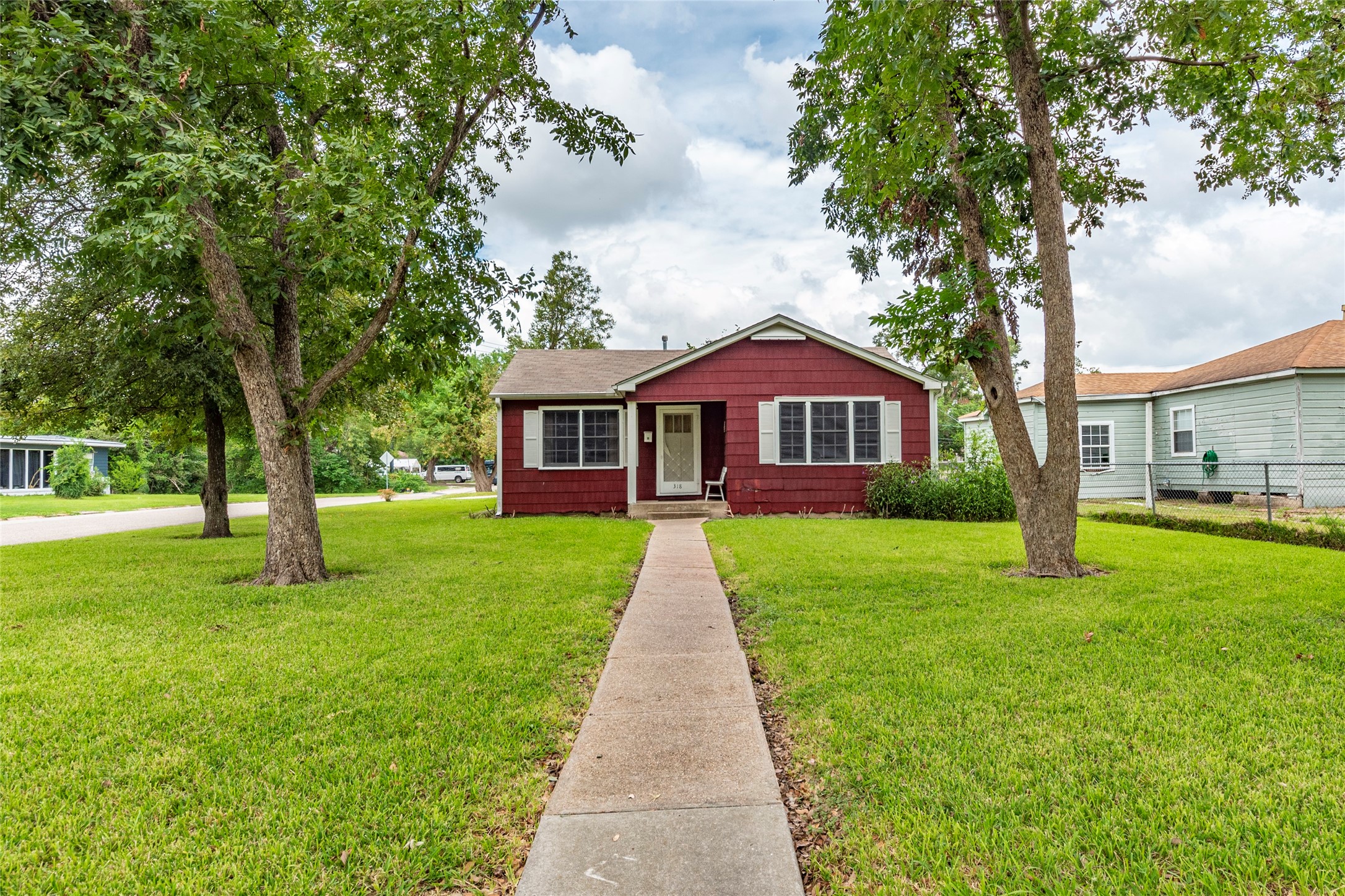 318 Denham Avenue Pasadena TX 77506