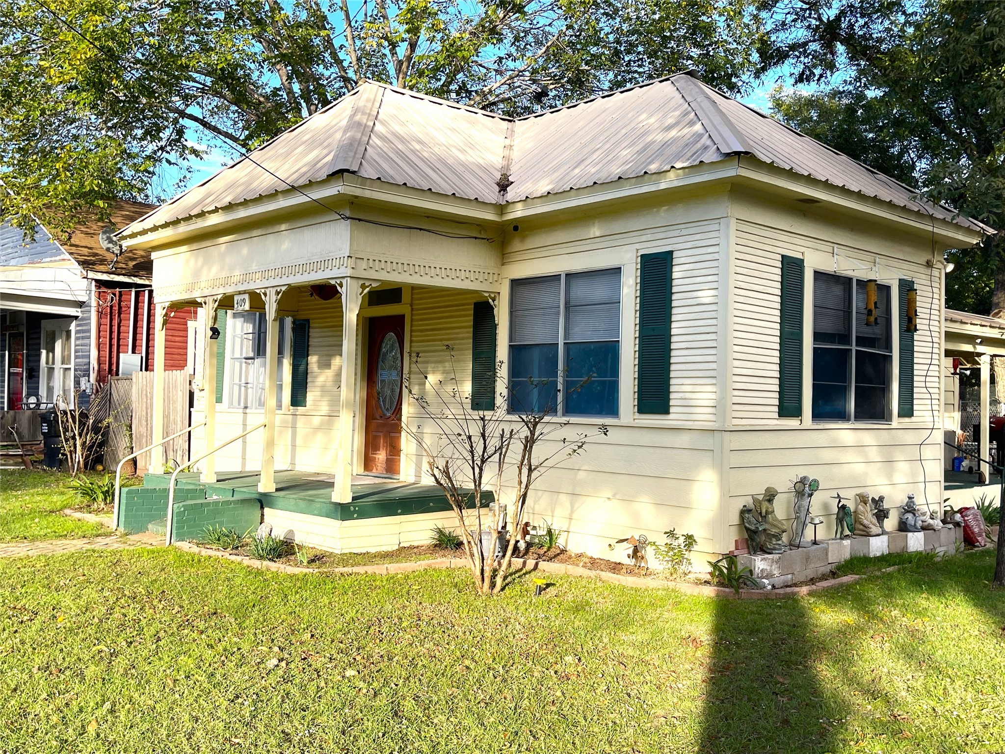 409 S 11th Avenue Teague TX 75860