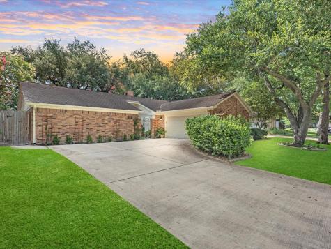 959 Coachlight Drive Houston TX 77077