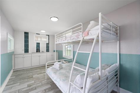 21623 Zachary Galveston TX 77554