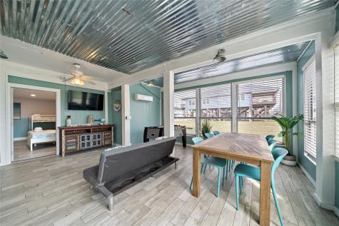 21623 Zachary Galveston TX 77554