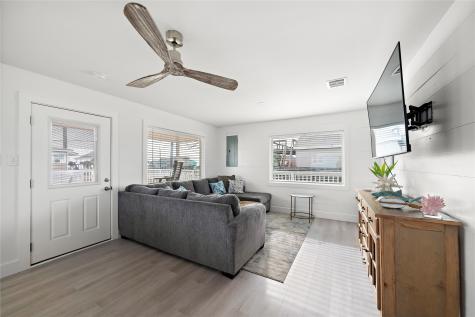 21623 Zachary Galveston TX 77554
