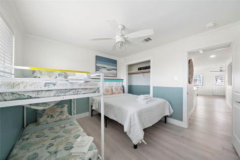 21623 Zachary Galveston TX 77554