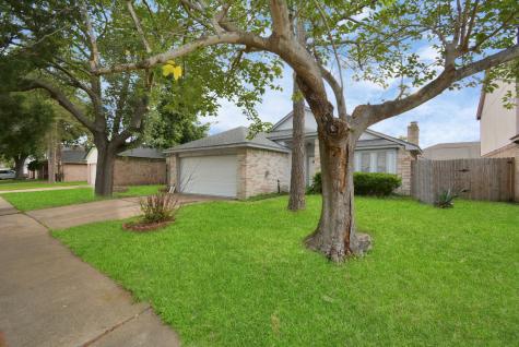 7047 Camino Verde Drive Houston TX 77083