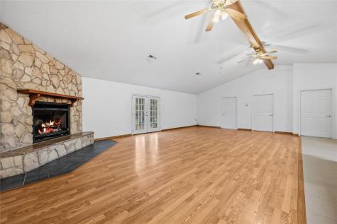 121 Magnolia Boulevard New Caney TX 77357