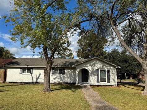 2002 Sunset Court S League City TX 77573
