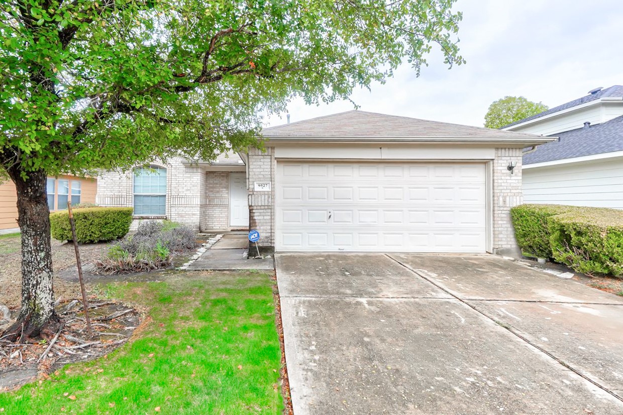 9527 Summer Laurel Lane Houston TX 77088