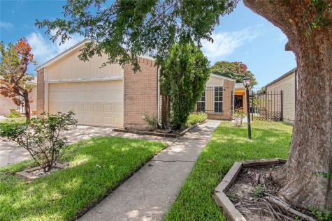 8613 Dairy View Lane Houston TX 77072